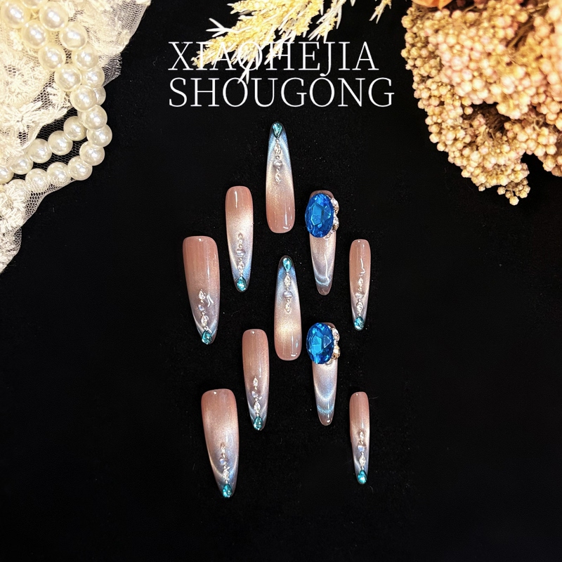 【Xiao He's Shop】Purely Handmade Cat Eye Wearable Nails Short Style Daily Short Nails High-End Nail Art 2026 New Model