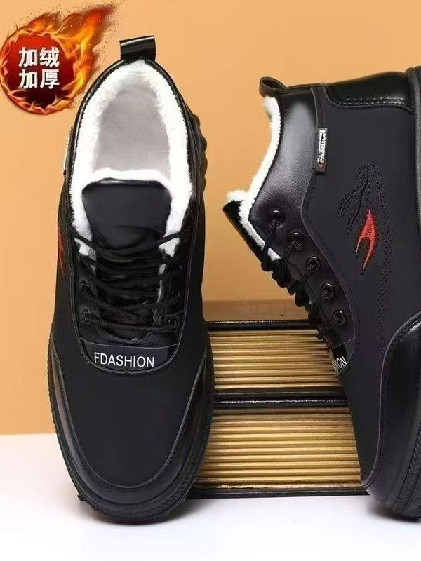 New Winter Style Men's High-Top Cotton Shoes with Extra Fleece and Thickening, Men's Snow Boots with Thick Soles, Insulated Leather Surface, Waterproof Dad's Cotton Shoes