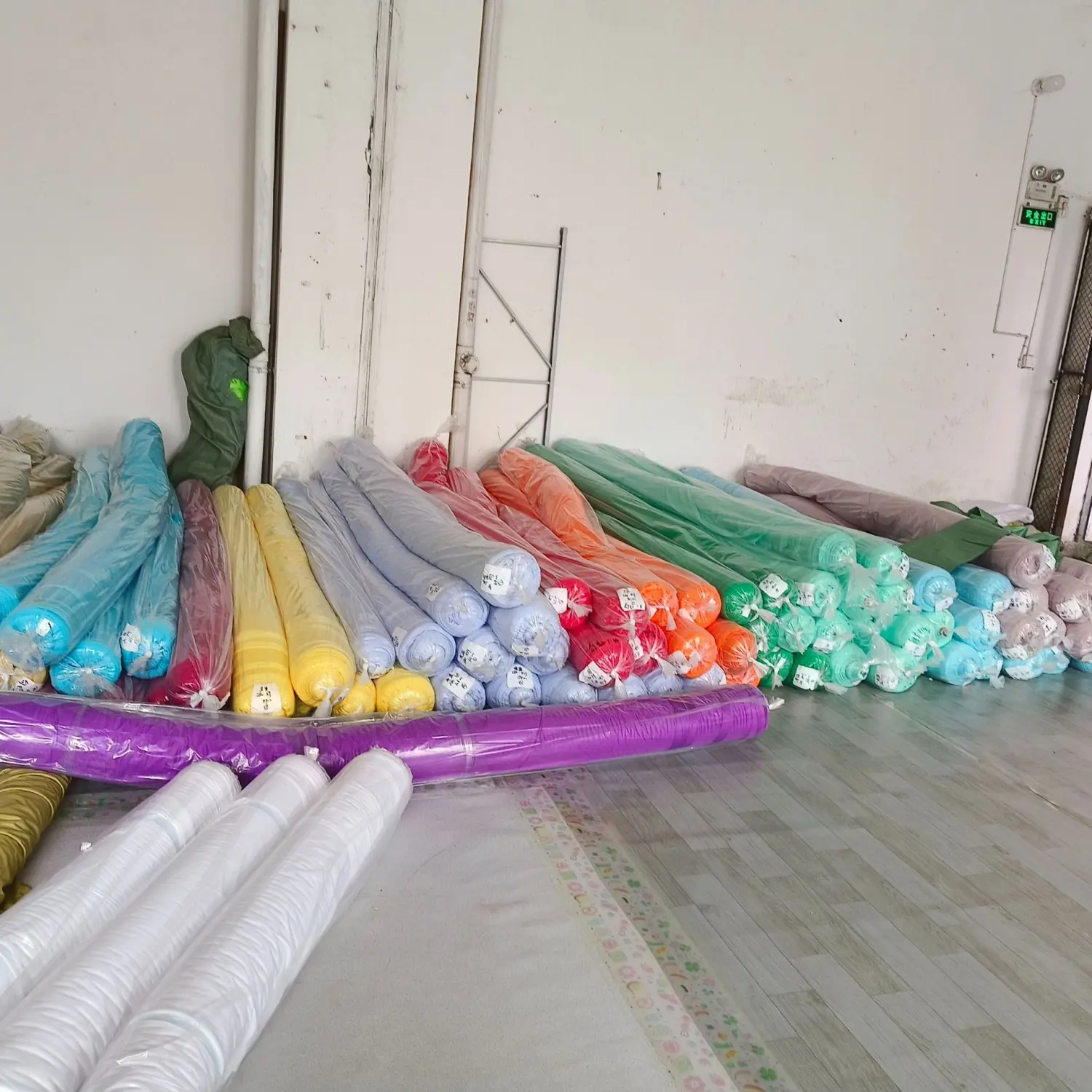 Воздушная Йога гамак 无拼接弹力空中瑜伽吊床布宽幅2.8米反重力空中瑜伽yoga swing布