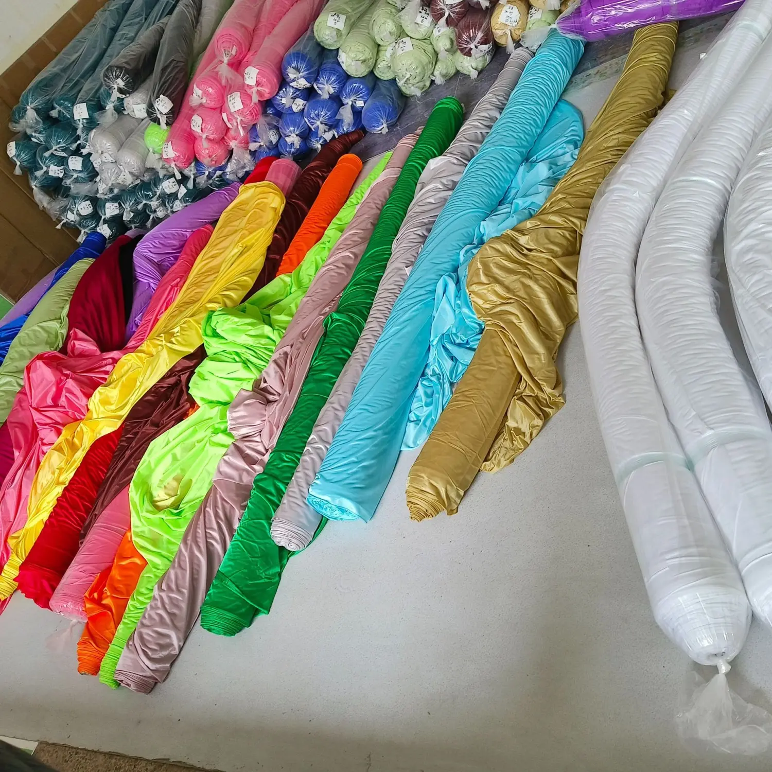 Воздушная Йога гамак 无拼接弹力空中瑜伽吊床布宽幅2.8米反重力空中瑜伽yoga swing布