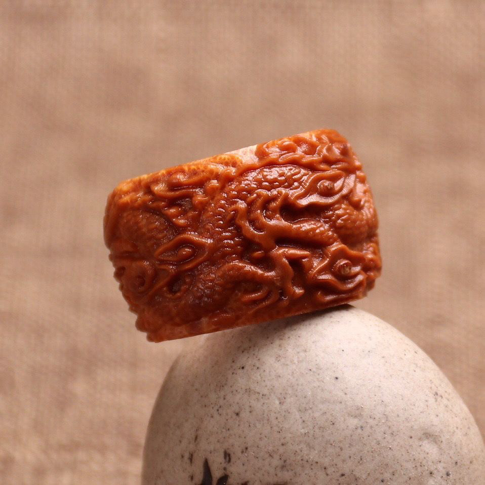 天然石 扳指 吉祥紋細工彫刻 時代物 7月いっぱいの価格 木製彫刻入りいす