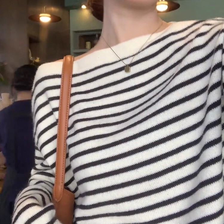 Chanel-Style Black and White Striped Off-Shoulder Sweater Knitwear for Women, Early Autumn Chic High-End Loose Short Top