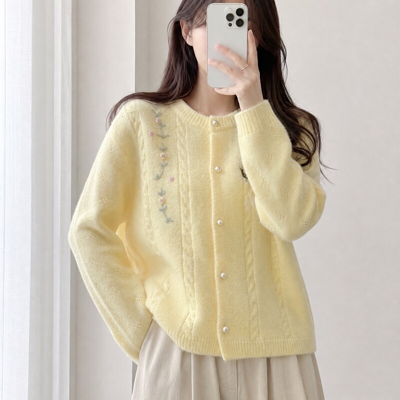 Women's 2026 Early Autumn Knitwear Jacket Yellow Round Neck Long Sleeve Embroidered Twist Pattern Loose Soft Sweater Cardigan