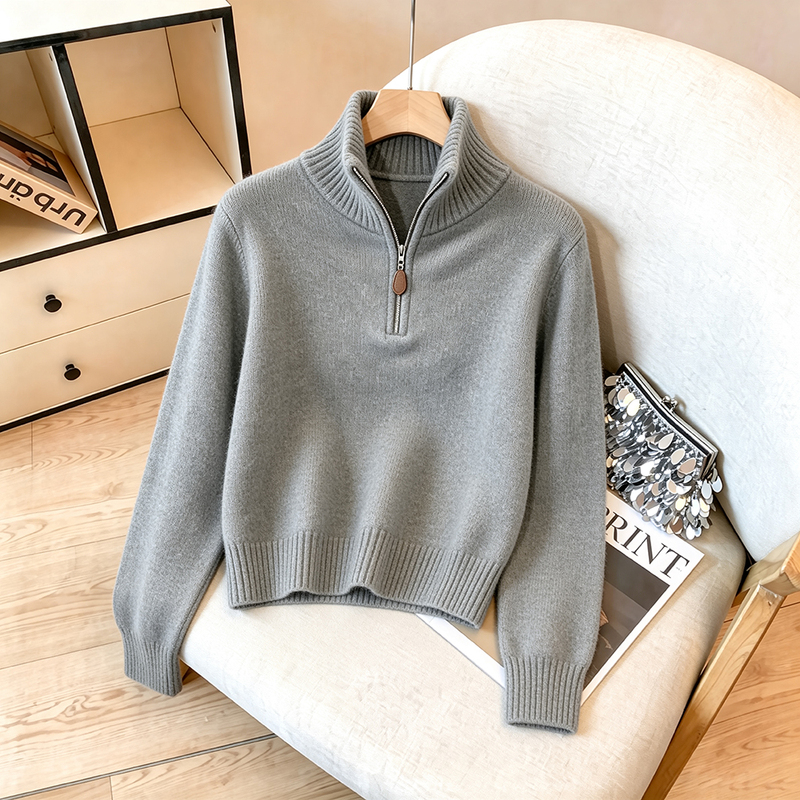 Niche High-End Style Half-Zip Sweater for Women, High-Neck, New Autumn and Winter Soft Knitwear, Stylish and Versatile Short Top Niche High-End Style Half-Zip Sweater for Women, High-Neck, New Autumn and Winter Soft Knitwear, Stylish and Versatile Short Top