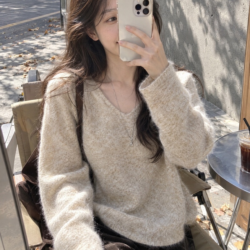 Women's 2026 Autumn/Winter Pullover Sweater V-Neck Long Sleeve Loose Soft Korean Style Knitwear Lazy Style Versatile Outerwear Women's 2026 Autumn/Winter Pullover Sweater V-Neck Long Sleeve Loose Soft Korean Style Knitwear Lazy Style Versatile Outerwear