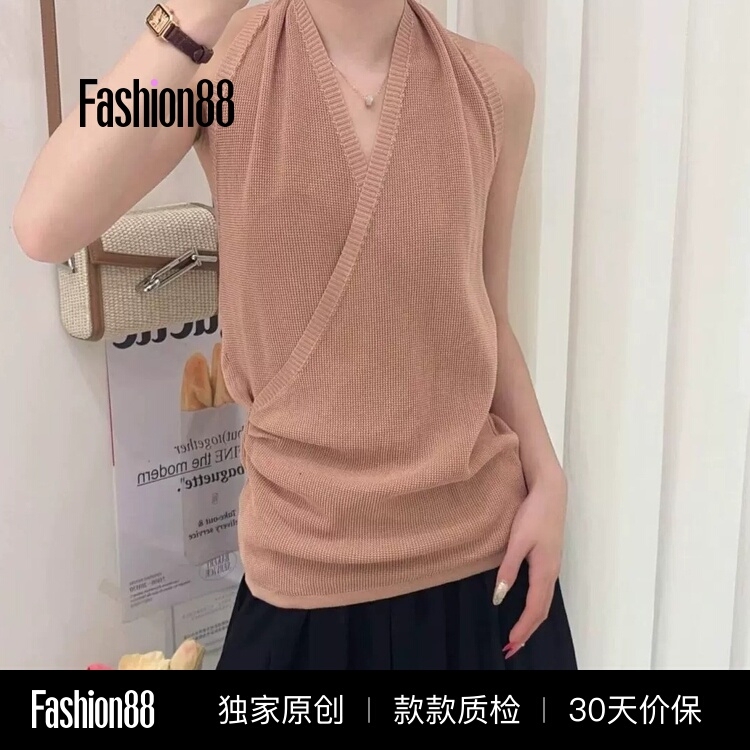 Orange-Pink Halter Neck Ice Silk Knit Top, Summer Chic Outfit for Intellectual Women, French-Style Stunning Waist-Cinching Sleeveless Tank Top for Women Orange-Pink Halter Neck Ice Silk Knit Top, Summer Chic Outfit for Intellectual Women, French-Style Stunning Waist-Cinching Sleeveless Tank Top for Women