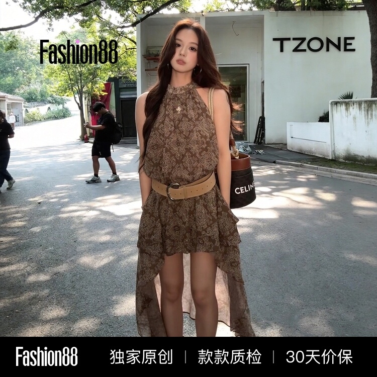 American-Style Spicy Girl Design with a Summer Vacation Vibe, Irregular Hem Dress with Belt + Leggings