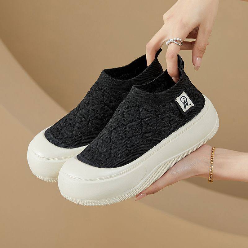 Spring and Autumn New Fashion Versatile Women's Slip-On Shoes, Lightweight, Comfortable, Breathable, Soft-Soled Old Beijing Cloth Shoes, Mom Shoes