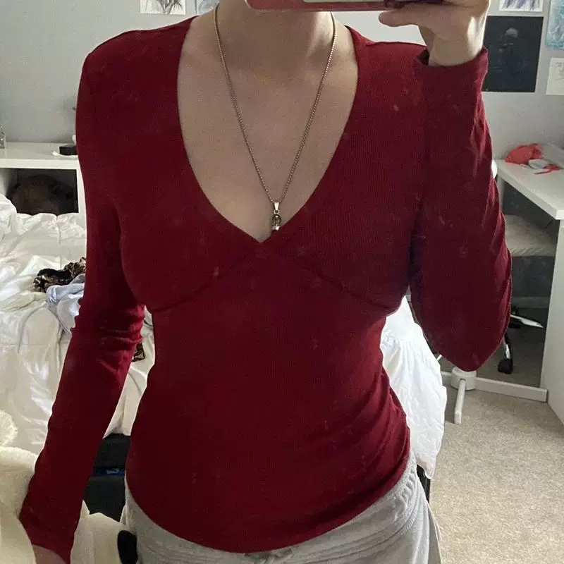 Футболка в ретро-стиле 00-е годы с кружевной шероховатой текстурой осенняя рельефная вязка длинная