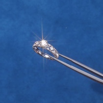 (Q Jewelry) 18k curved brushed diamond ring