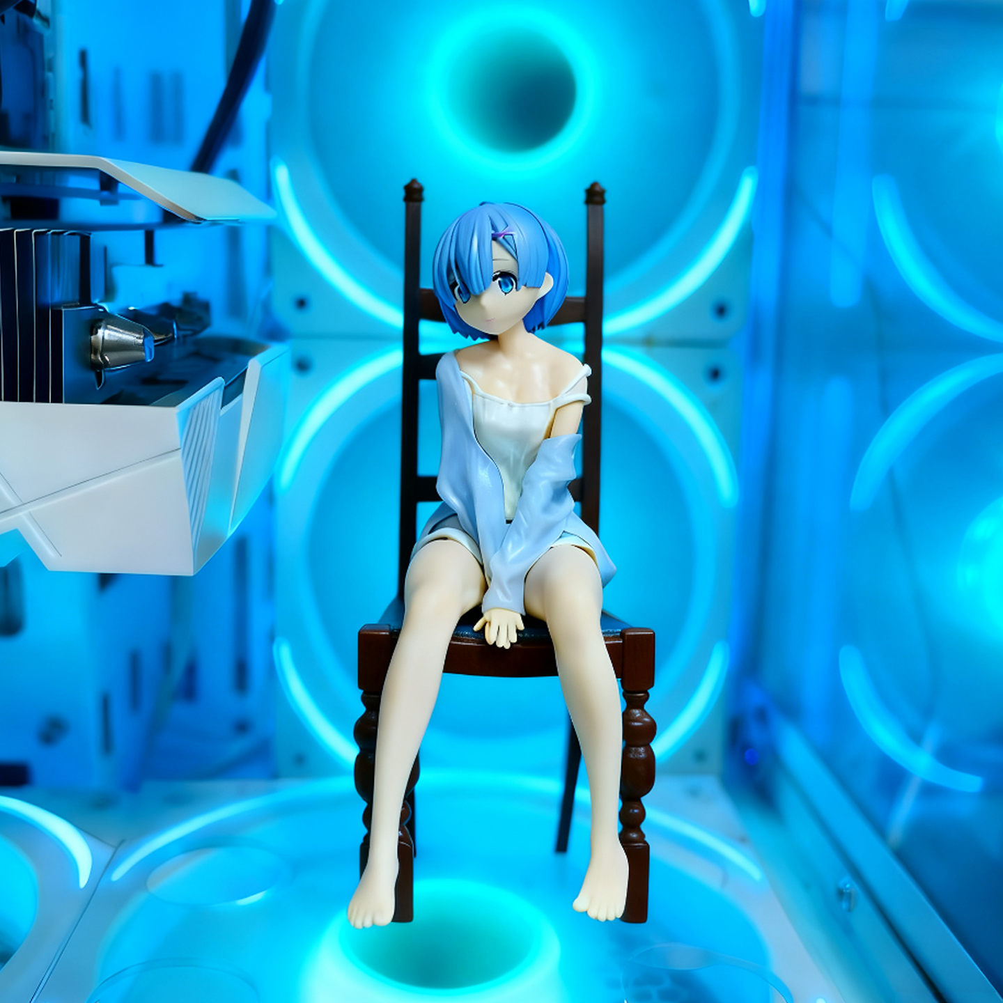 Rem Figure Rem Figure Case Hand Figure Case Ornament Sea View Room Figure Computer Ornament Case Decoration