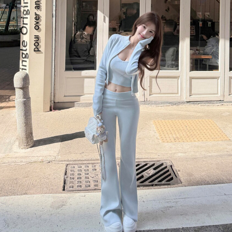 Salt-Style Spicy Girl Slim-Fit Casual Sports Suit for Women, Autumn and Winter Knitted Cardigan Vest, Flared Pants, Slimming Three-Piece Set