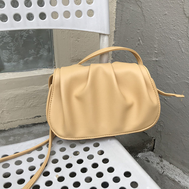 Saddle bag women's cloud bag white bag hand crossbody Korean version chic ງ່າຍດາຍ fairy pleat 2024 ແນວໂນ້ມໃຫມ່