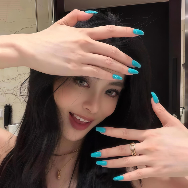 Summer Baby Blue Handmade Single-Color Press-On Nails, Brightening Effect for Yellow Skin, Lake Blue Nail Patches, Medium-Length Finished Product