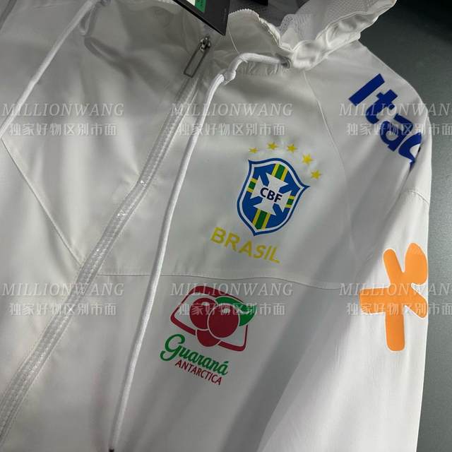 Brazilian White National Team Training Clothing Hooded Jacket Windproof and Waterproof Sportswear Football Long-Sleeved Warm Neymar