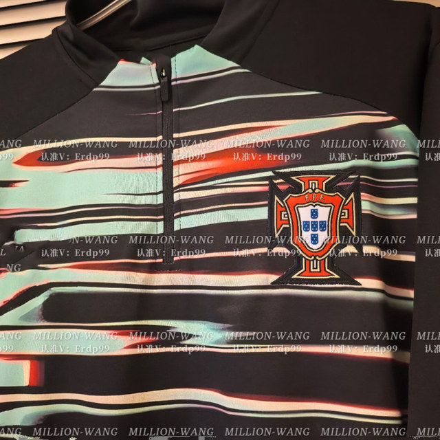 2025 Portugal national team training uniform long-sleeved half-pull thumb buckle pre-match football uniform training uniform team Ronaldo