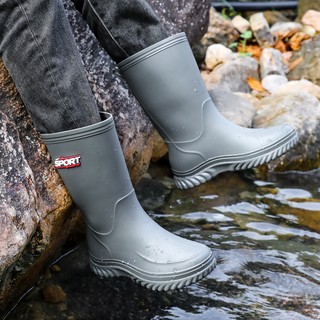 Botas de lluvia de tubo medio de moda para hombres, botas de lluvia impermeables y antideslizantes para trabajos de cocina, zapatos de pesca para agua, suelas suaves y zapatos de goma de terciopelo
