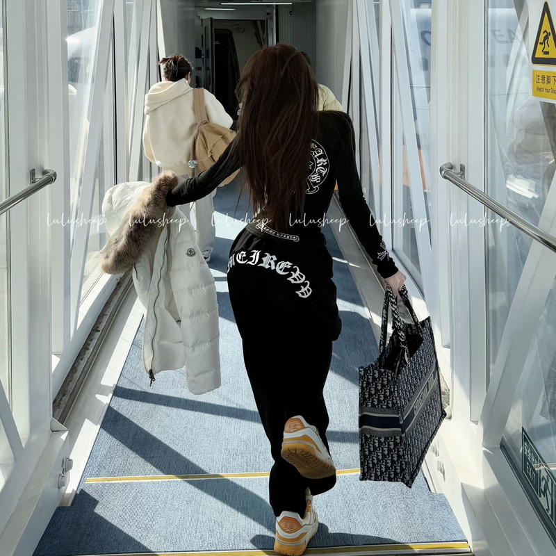 High-End Ready Stock! Sanskrit Letter Print Long Pants, Hot Girl Style Loose Sweatpants, High-Waisted, Lazy Style, Wide-Leg Floor-Length Pants High-End Ready Stock! Sanskrit Letter Print Long Pants, Hot Girl Style Loose Sweatpants, High-Waisted, Lazy Style, Wide-Leg Floor-Length Pants