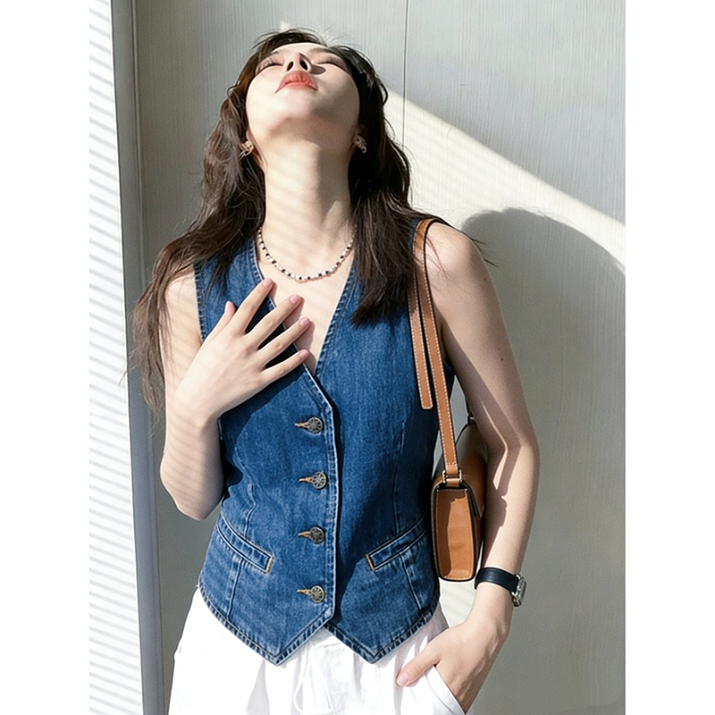 French-Style Sleeveless Slim-Fit Waist-Cinching Denim Vest for Women, Summer V-Neck Button-Up Cardigan Vest Top French-Style Sleeveless Slim-Fit Waist-Cinching Denim Vest for Women, Summer V-Neck Button-Up Cardigan Vest Top