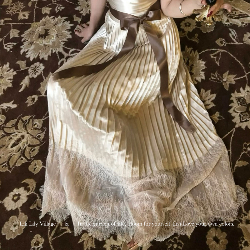 【Half a Glass of Champagne】Lili Lily Country Elegant Pleated Lace Champagne Long Dress with Heavy Craftsmanship and Three-Dimensional Design