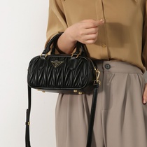 Niche design womens bag spring and summer new womens versatile pleated bowling bag exquisite high-end fashion handbag