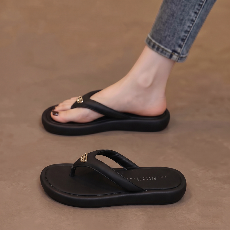 Thick-Soled Flip-Flops for Women, Suitable for Outdoor Wear, 2026 Summer New Model, Black Versatile Beach Soft-Soled Non-Slip Sandals Thick-Soled Flip-Flops for Women, Suitable for Outdoor Wear, 2026 Summer New Model, Black Versatile Beach Soft-Soled Non-Slip Sandals