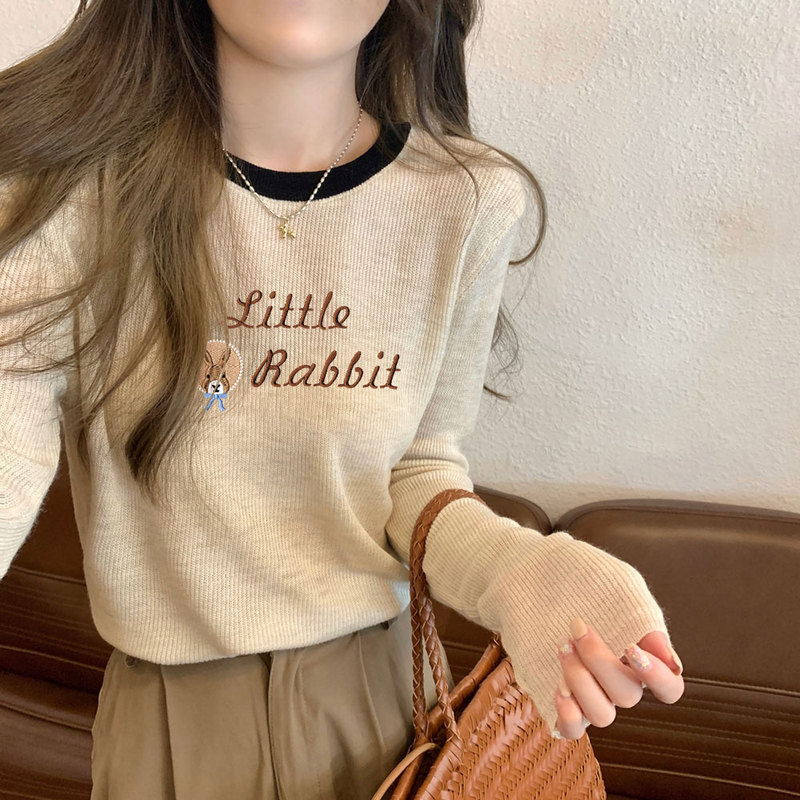 2024 Spring and Autumn New Pure Cotton Printed Long Sleeve T-Shirt for Women, Stylish Design, Contrast Color Base Shirt, Beige Top