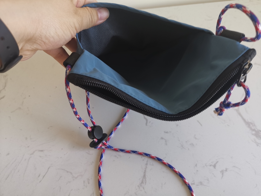 日系斜挎手机包怎么样，它的价格贵不贵,第4张