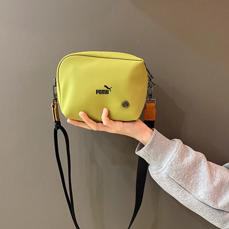 Celebrity Picks | Recommended by Influencers | Popular among Thousands | 2026 Spring New Small Toast-Shaped Crossbody Bag Camera Bag