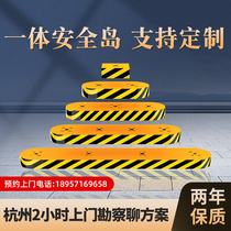 Gate safety island integrated community parking lot access control lifting rod base mobile pour-free anti-collision protection island