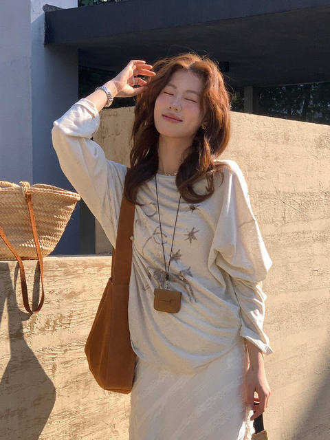 Gorgeous and Beautiful Printed Sun-Protective Long-Sleeve T-Shirt for Women, Spring and Summer Lazy Style, Loose and Relaxed Sun-Protective Cover-Up Top