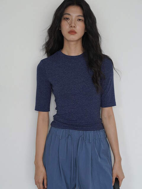 Black Round-Neck Short-Sleeve Knit T-Shirt for Women, Spring and Autumn, Mid-Sleeve, Inner Layer, Slim Fit, French-Style Five-Quarter Sleeve, Elegant Top