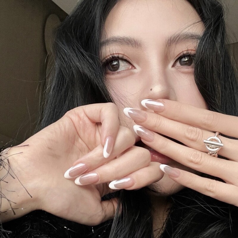 Handmade French Manicure Wearable Nails, Hailey Pink Nail Tips, Medium-Length Almond Nails, 2026 New Style, Light Luxury and High-End Feel