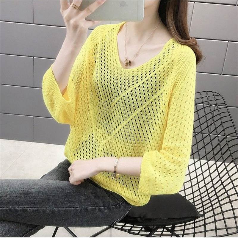 Batwing Summer Thin Hollow-Out Knit Sweater Women's Mesh V-Neck Loose Cover-Up Top That Hides the Belly, Short Style