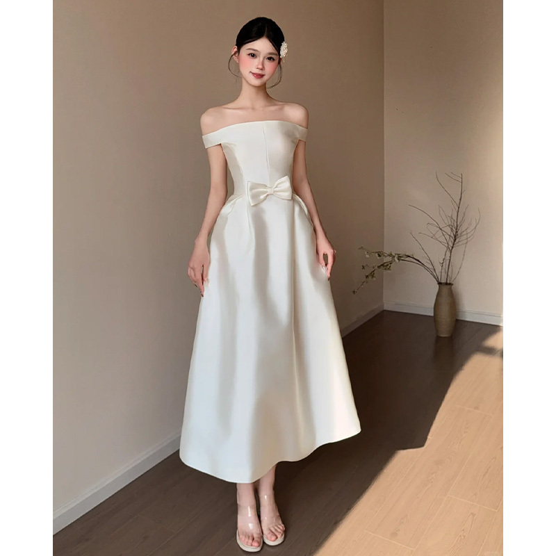 Bride's Simple and Lightweight White Satin Engagement Dress for Going Out, Suitable for Petite Sizes, for Marriage Registration