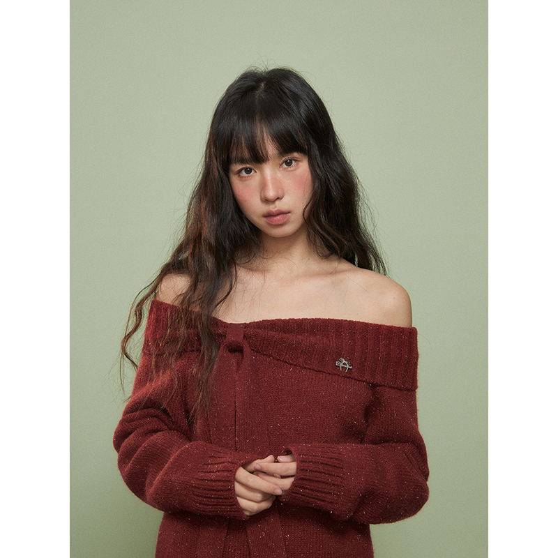 Weekendhub Red One-Shoulder Sweater for Women Autumn and Winter 2024 New Style Lazy Style High-End Christmas Knitwear