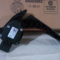 New Regal New LaCrosse accelerator pedal Cruze Yinglang accelerator pedal electronic accelerator sensor original