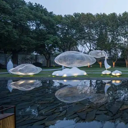 Outdoor Large Fiberglass Art Figures, Modern Floor-Standing Sculptures, Park and Commercial Landscape Fiberglass Cloud Ornaments