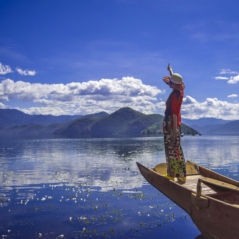 探索天府之国：成都出发峨眉山乐山大佛黄龙溪小团精品游