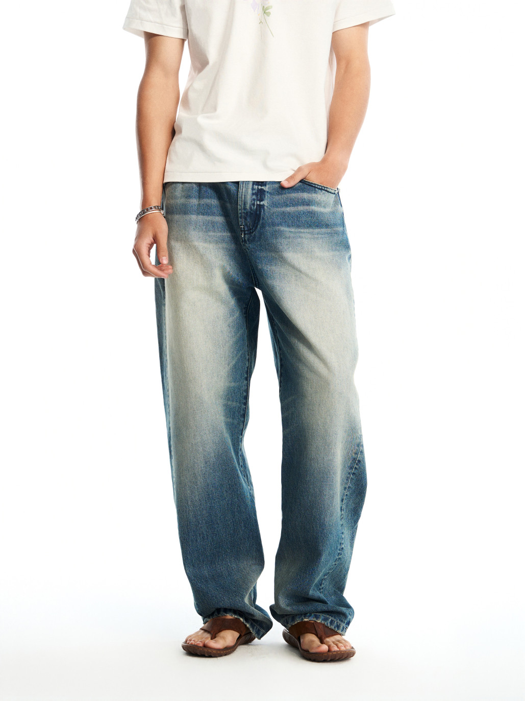 world.taobao.com: Bastard Annihilated Remade Jeans Ice Blue