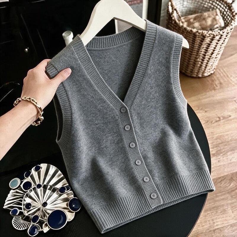 Brand Discount Clearance V-Neck Knitted Cardigan Vest for Women, Loose Fit, Sleeveless Outerwear for Autumn, Vest, Waistcoat Brand Discount Clearance V-Neck Knitted Cardigan Vest for Women, Loose Fit, Sleeveless Outerwear for Autumn, Vest, Waistcoat