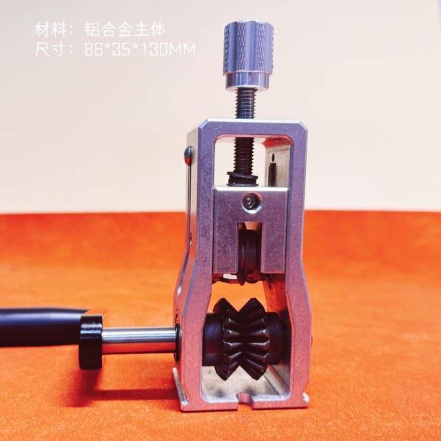 A new cross-border product quick tool change small wire stripper can be connected to electric drill hand-cranked waste wire peeling device