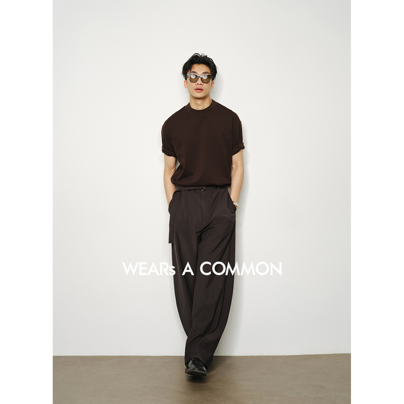 Wears a Common Yu Sanhuo Eastman Acetate Lenzing Tencel Mock Neck Folded Short Sleeve T-Shirt