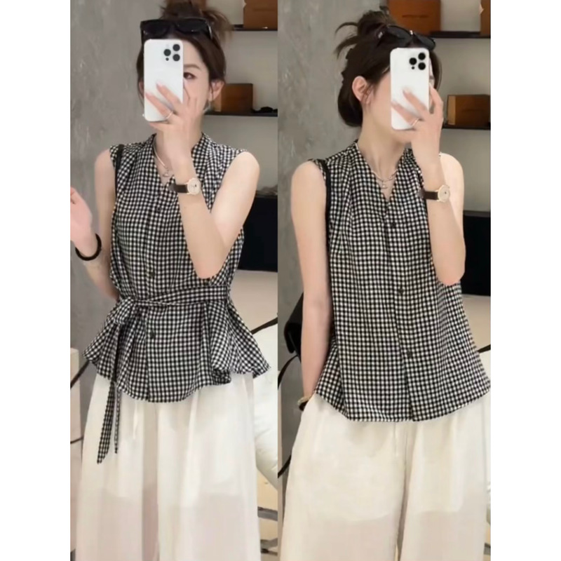 Lightly Mature Hong Kong Style Retro Plaid Waist-Cinching Shirt, New Summer Halter Neck Ribbon Sleeveless Vest, Age-Reducing Top Lightly Mature Hong Kong Style Retro Plaid Waist-Cinching Shirt, New Summer Halter Neck Ribbon Sleeveless Vest, Age-Reducing Top