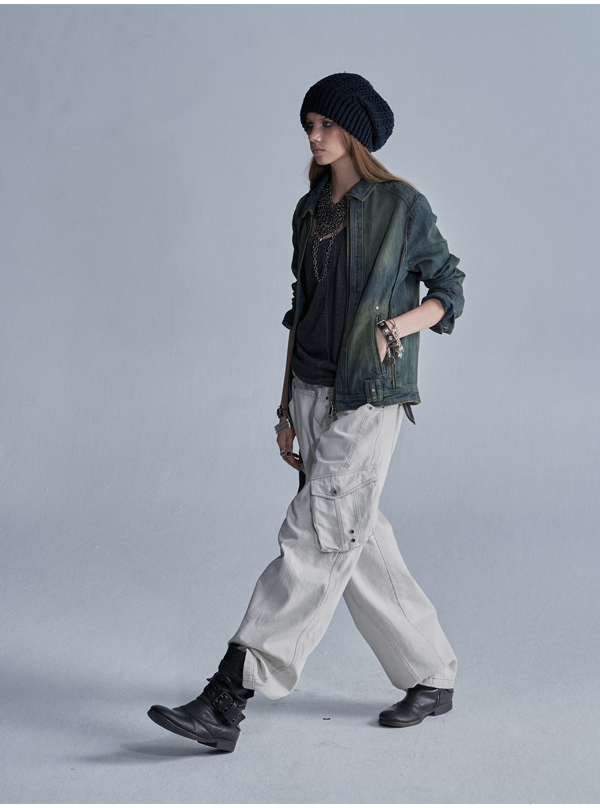 wear And tear Distressed Rivet Zip-Up Denim Jacket