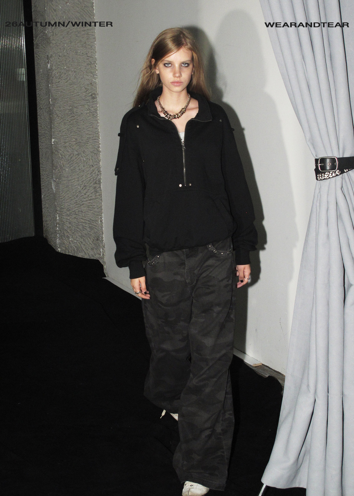 wear And tear Half-Zip Rivet Loose Sweatshirt