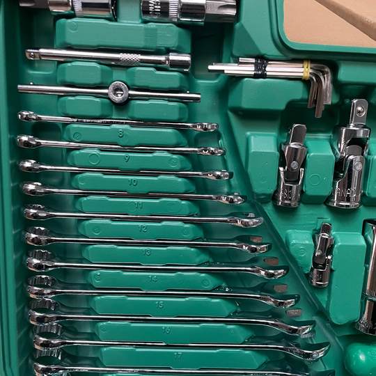 German Quality 216-Piece Auto Repair Kit Multi-Functional Socket Wrench Set Combination Ratchet Wrench for Car Repair