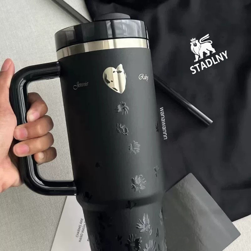 Japanese Lorz Stanleyss Ice Master Cup Jennie Collaboration Black Stainless Steel Outdoor Portable Insulated Water Bottle Japanese Lorz Stanleyss Ice Master Cup Jennie Collaboration Black Stainless Steel Outdoor Portable Insulated Water Bottle