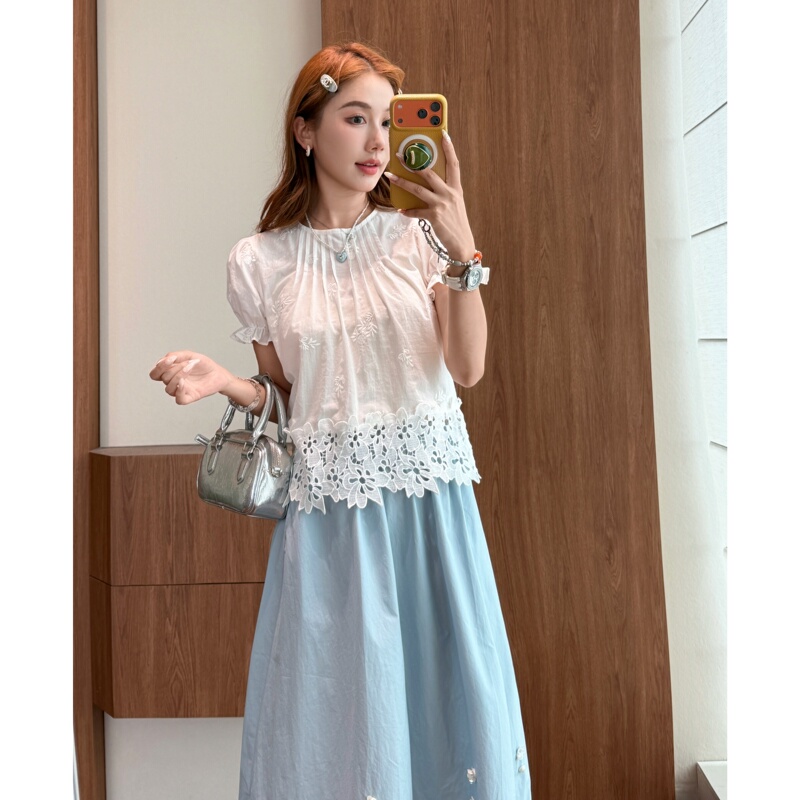 Xie Qiaoqiao Mingyue Zhiyi Round-Neck Heavy Embroidery Lace Trim Back Button Slimming Versatile Short-Sleeve Shirt Xie Qiaoqiao Mingyue Zhiyi Round-Neck Heavy Embroidery Lace Trim Back Button Slimming Versatile Short-Sleeve Shirt