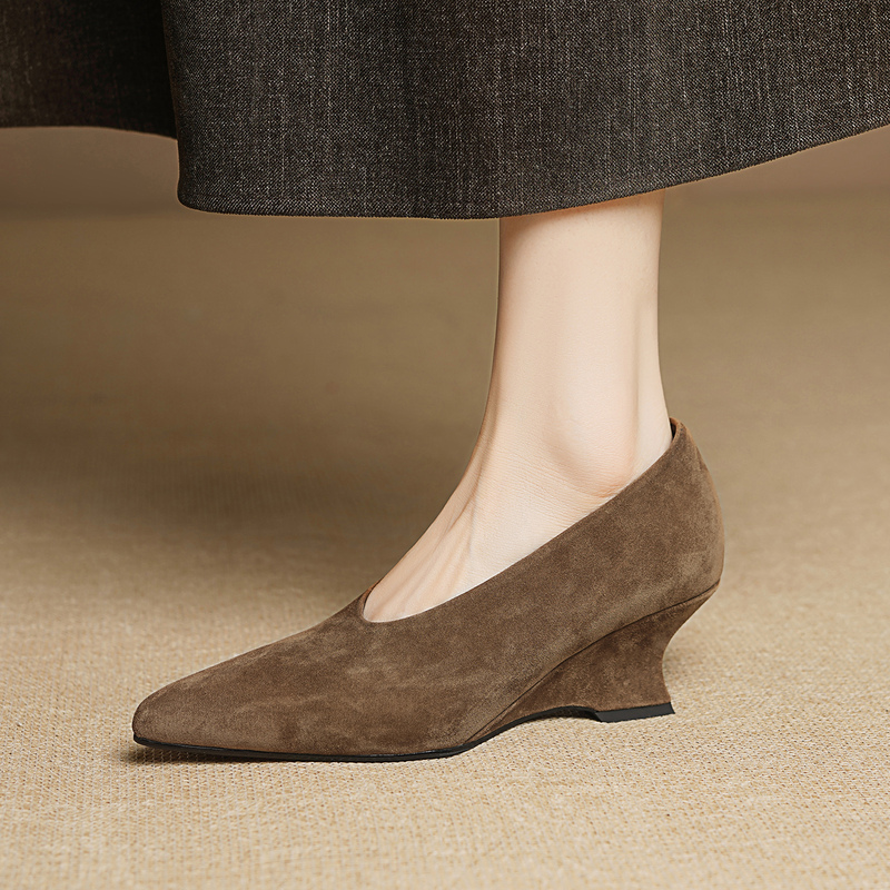 Genuine Leather Matte Wedge Shoes for Women, New Spring and Autumn Pointed-Toe High Heels, Versatile Deep-Cut Shoes to Match Skirts, Comfortable Shoes Genuine Leather Matte Wedge Shoes for Women, New Spring and Autumn Pointed-Toe High Heels, Versatile Deep-Cut Shoes to Match Skirts, Comfortable Shoes